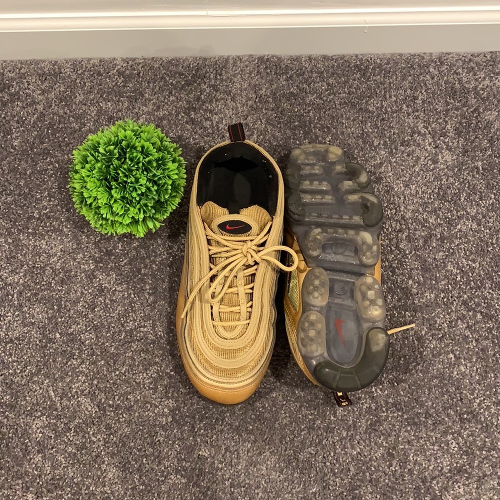 Nike Air VaporMax 97 Metallic Gold - Picture 3 of 12